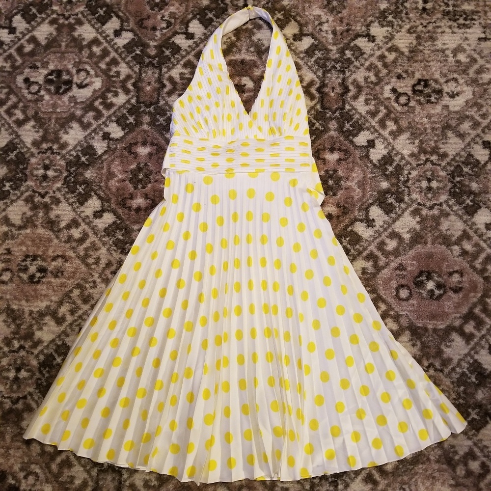 Yellow & White Marylin Monroe Pleated Halter Dress